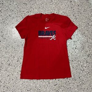 Nike Women’s Red Atlanta Braves Baseball MLB Graphic Logo Tee Shirt